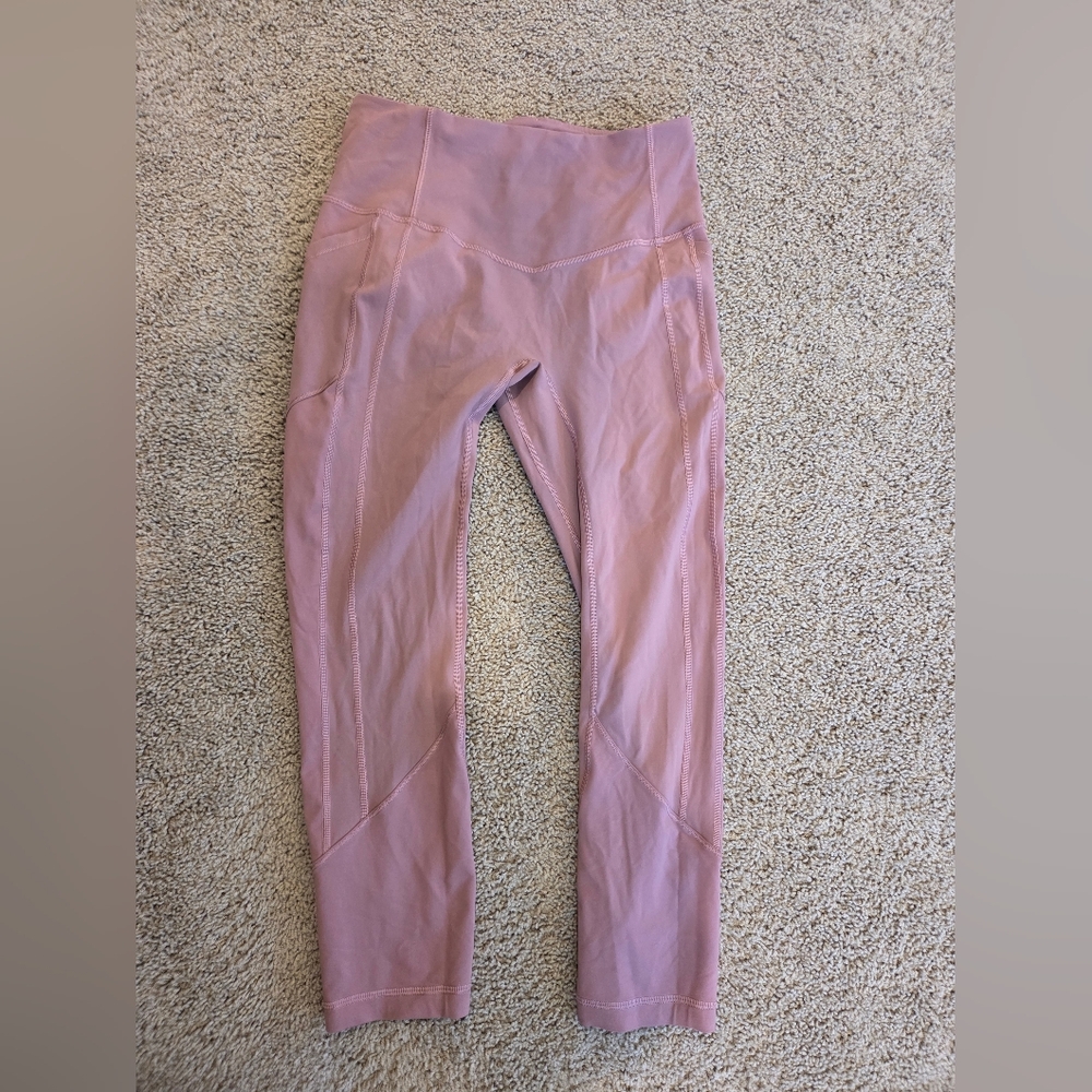 Womens Size 8 Lululemon Legging Rose euc